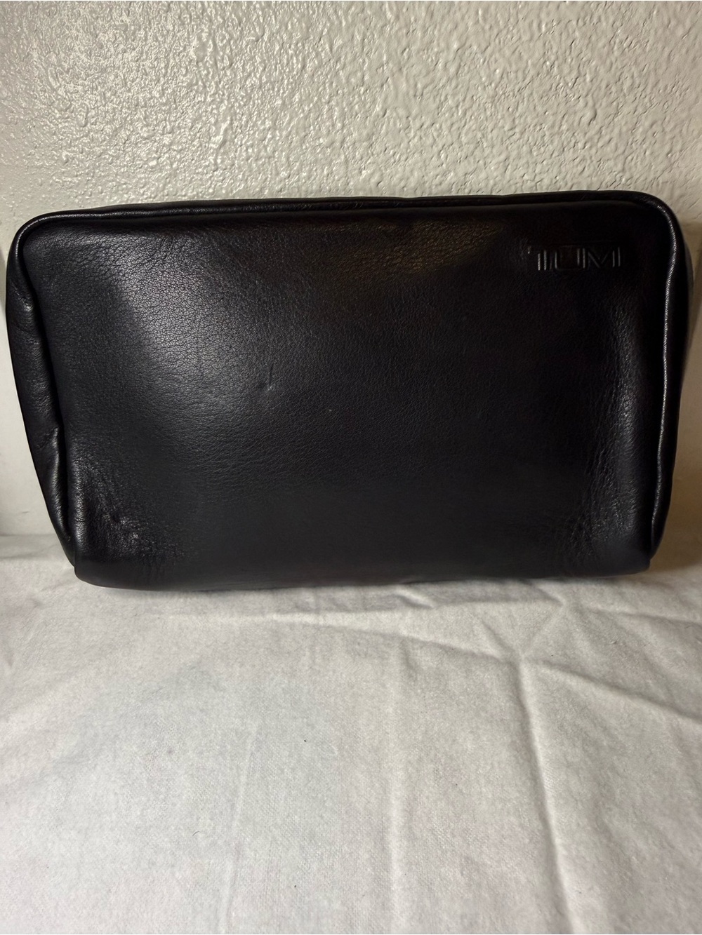 TUMI Black Leather Travel Toiletry Bag Dopp Kit Travel Organizer